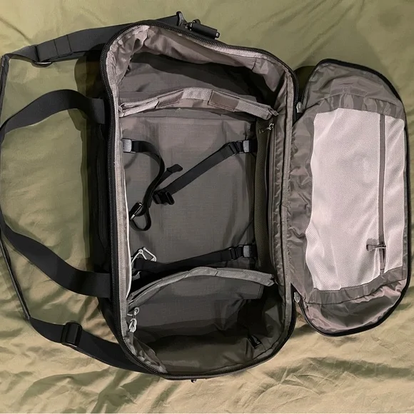 YETI Black Crossroads Duffle bag 40l - Picture 3 of 7